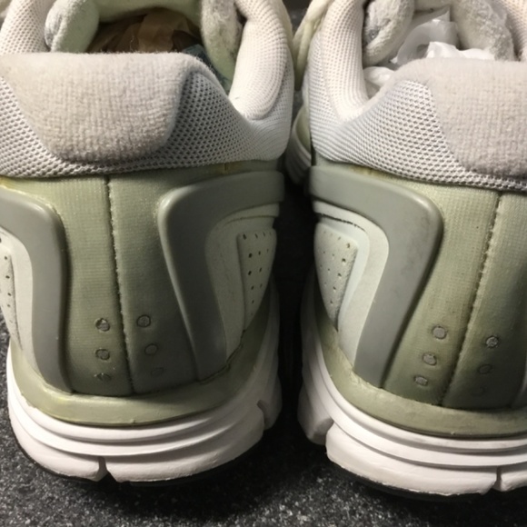 Nike Lunarglide 2 Flywire Women’s Running Shoe - Picture 3 of 16